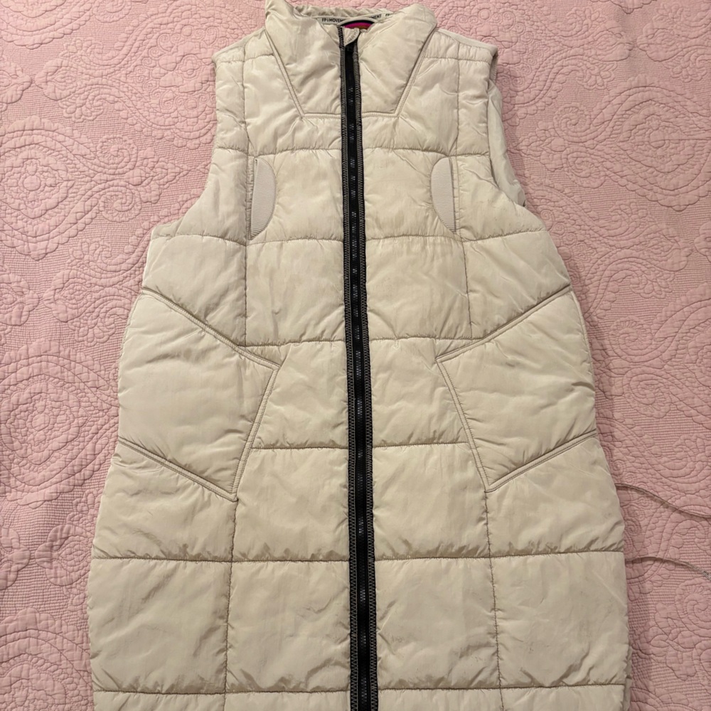 FP Movement On the Move Packable Beige Puffer Vest - Picture 3 of 12